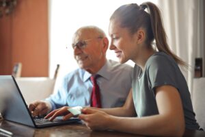 Younger lady helps UK Pensioner to apply for Pension Credit