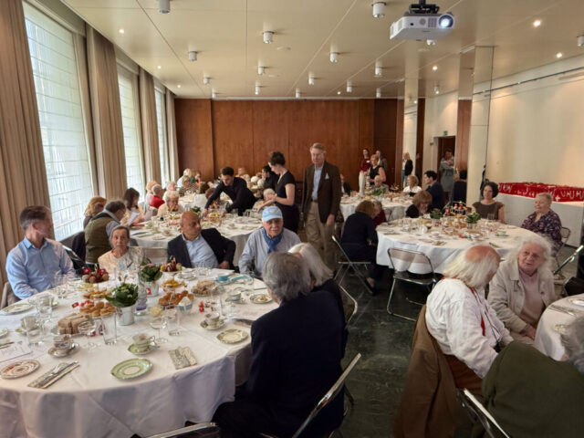 SBSTeaParty26_0016