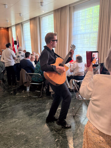SBSTeaParty26_0045